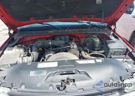 2000 Chevrolet Silverado 1500 from USA, damaged, VIN 1GCEC14W0YZ154863